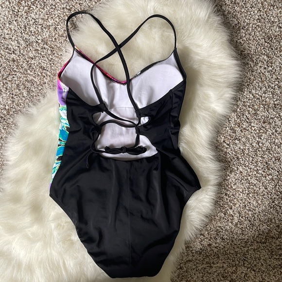 .Salt and Cove One Piece Multicolored Bathing Suit  Size Medium Junior - Picture 6 of 12